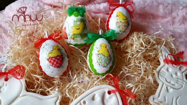 Csirkes 4 piros zold_Logos